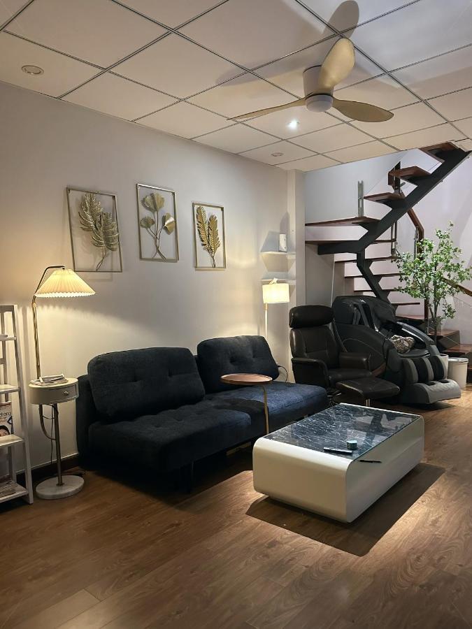Gachilly House - Your Cozy Home In The Heart Of The Bmt City バンメトート エクステリア 写真